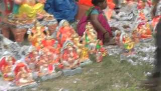 Devotees dive in religious spirit on Ganesh Chaturthi