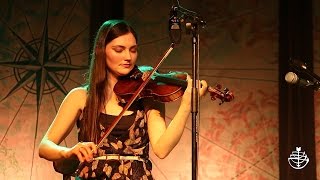 Zoe Conway And John Mc Intyre - 'The half moon waltz' suivi de 'The Hangman's reel' - Live