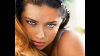 pics adriana lima