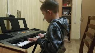 Одна калина за вікном на синтезаторі/фортепіано! Україна має таланти! Шовковий Єгор!
