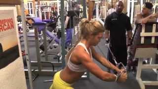 Brusttraining in der Diät mit Sophia Thiel und Karl Ess