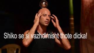 Xhini shfaqet gjate magjise LIVE para publikut!!!