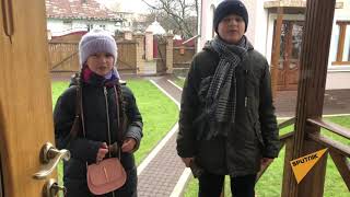 În ajun de Sfântul Vasile, copiii umblă prin sate cu uratul.