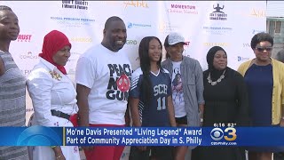 Mo'ne Davis Presented 'Living Legend' Award In South Philly