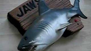 "Jaws" as singing toy!