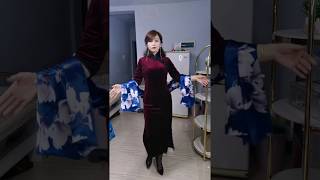 Temperament mature women in black stockings and high heels
