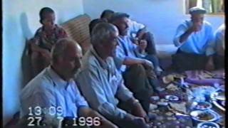 kasim aslan nin evinde zurnaci cimo caliyor.