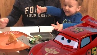 Гоночный трек Тачки Маквин. Disney Cars Toys McQueen track