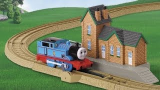 Купить 5689 Железная дорога с вокзалом Томас Tomy - 990 рублей