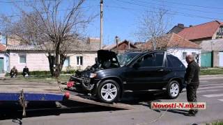 Видео Новости-N: В Николаеве BMW X5 на полном ходу врезался в грузовик