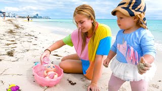 Maggie Pretend Play Mommy And Daughter with Giant Rainbow Inflatable Kids Swimming Pool