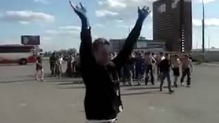 Кавказцы с русскими вышли против скинов