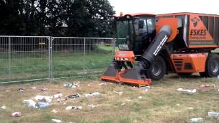 Eskes Event Cleaning with Vacuumcleaner @ Tomorrowland 2012