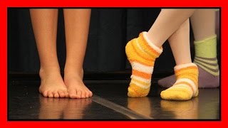 Stare a piedi scalzi fa bene, ecco perché!
