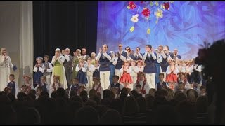 Aijas Rūlietes deju kolektīvi sveic māmiņas Mātes dienā