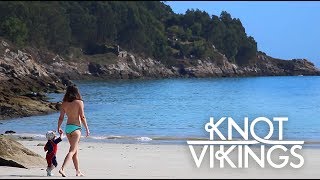 Ep. 9 - A beautiful beach and a late Christmas Surprise - Knotvikings