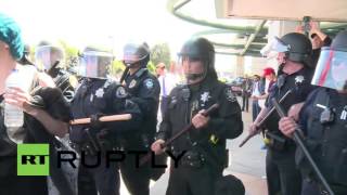 USA: Anti-Trump protesters clash with police outside GOP convention in Burlingame
