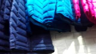 Магазин одежды TIKI CLOSET на 2-й линии. Джинсы, куртки, спорт, футболки.