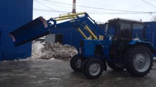Трактор Беларус 82.1 с погрузчиком и отвалом
