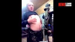 Ополченцы зверски пытают пленного бойца ВСУ 18+