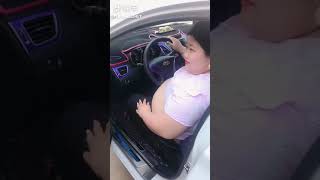 SSBBW Stuck in car