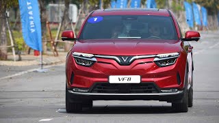 Phấn khích khi lần đầu lái thử ô tô điện VinFast VF 8