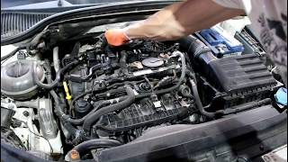 Замена свечей зажигания на Skoda Octavia 1,8 турбо Шкода Октавия 2013 года