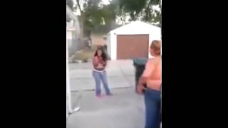 Лучшие приколы 2013  Разборка двух НЕМАЛЕНЬКИХ девушек
