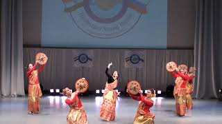Assamese folk dance Bihu by Russians girls/Nepali Jadio Axomiya dance