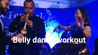Как делать тряску бедрами в танцах живота?/How do shiming in your belly dancing?