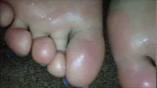 SPLAT! Ex GF's Sleepy FEET