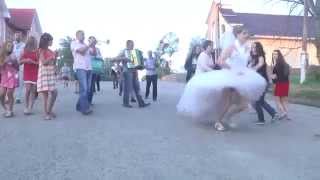 Приколы со свадьбы как убежала невеста She's runing russian wedding jokes