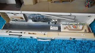 BROTHER KNITTING MACHINE KH-830 SINGLE BED PUNCH CARD WITH MANUAL & ACCESSORIES