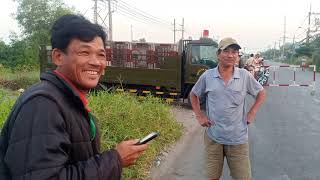 Mới sáng tinh mơ hàng nghìn người Sài Gòn kéo đến xem hiện trường Tuấn Khỉ | QUỐC CHIẾN Vlogs