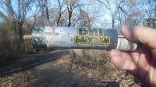 Дед Мороз взрывает петарду "Биг Барабум"