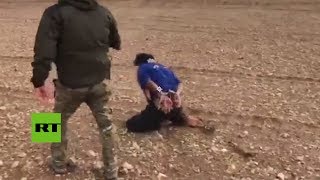 Así mataron los liberadores de Mosul a un sospechoso (+18)