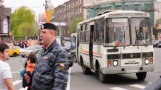 Синие ведерки. Шествие по новому Арбату.