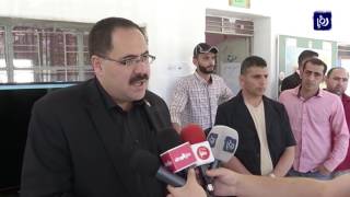 رئيس الوزراء الفلسطيني ووزير التربية يتفقدان سير امتحان الإنجاز - (3-6-2017)
