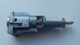 Личинка замка водителя Skoda Octavia A5 без ключа 1Z0837167D CZ