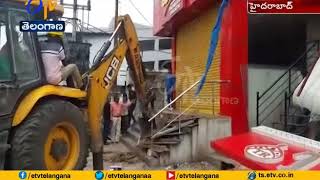 GHMC Demolishing Illegal Occupied Footpath | In Chandrayangutta