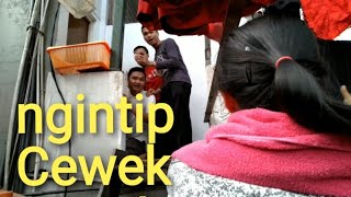 Ngintip cewek mandi