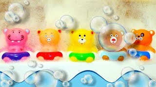 Видео для детей. Игрушки купаются. Детские игры в ванне.