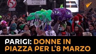 Parigi: donne in piazza per l’8 marzo