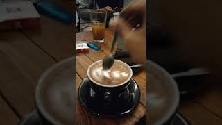 Sumpah, bikin sebel kalo dilihat