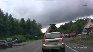 11.07.2015 Момент ДТП Хохряки у кафе Встреча (ул. Трактовая, 22)