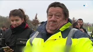 Les gilets jaunes expriment leur ras-le-bol au péage de Dozulé