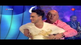 Freek Bartels zingt Mister Blue