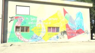L'Istituto Pascoli di Matera nel mirino dei vandali. Imbrattato il muro di street art