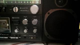 Sanyo M9998 boombox playing from phono-in