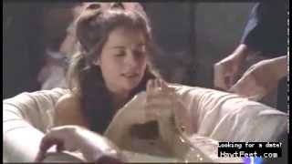 Elisa Mouliaa Feet scene - Aguila Roja